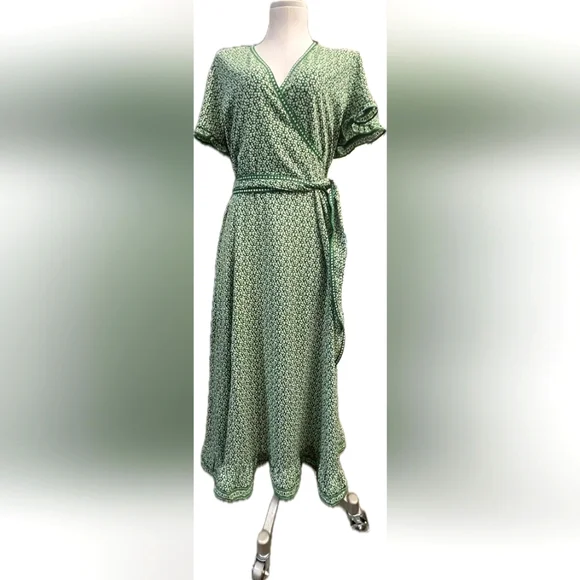 Max Studio Green Patterned Wrap Dress - Picture 3 of 9